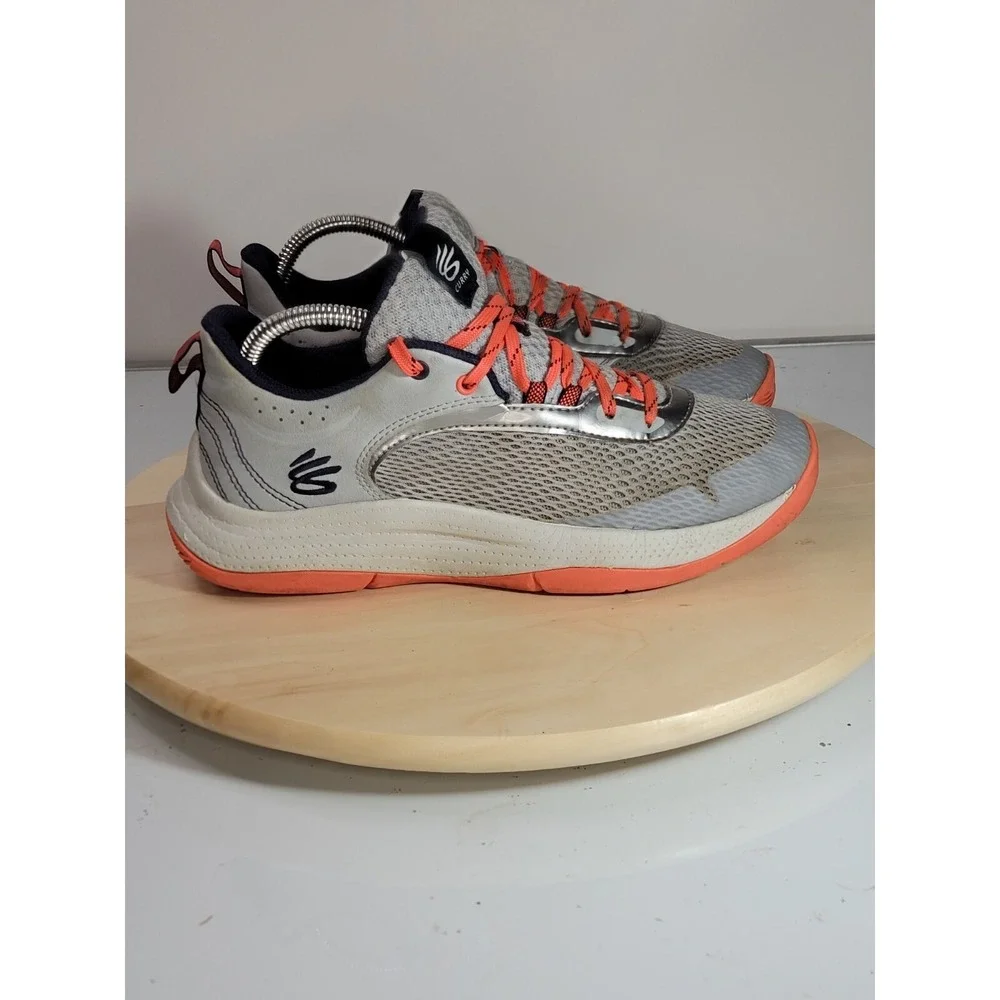 Under Armour Steph Curry 3Z6 Low Mod Grey Youth Shoes Size 7Y 3025091-101